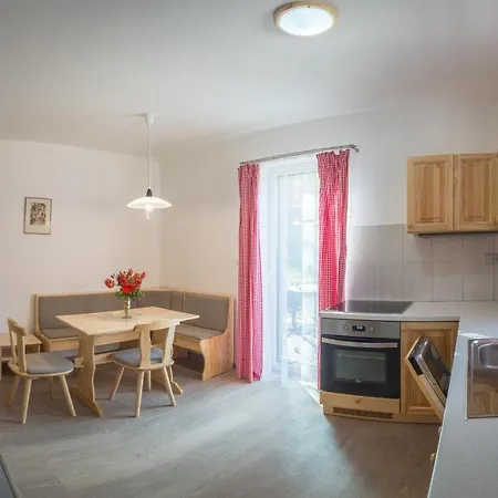 Apartment Nivy Alice A Petra Jandovych *