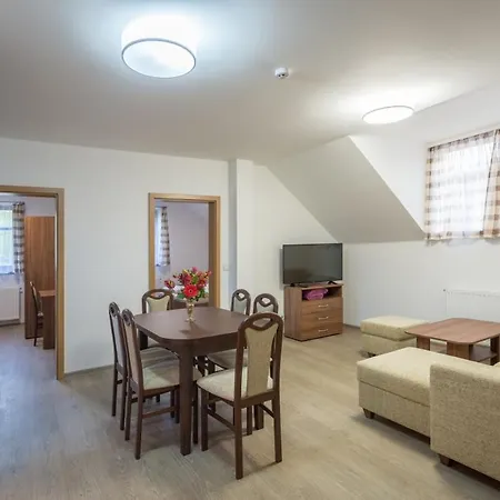 Nivy Alice A Petra Jandovych Apartment *