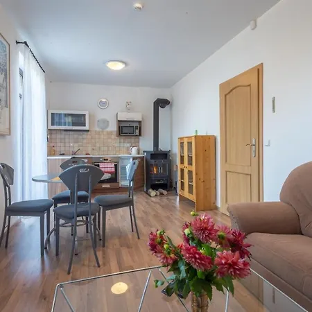 Apartment Nivy Alice A Petra Jandovych