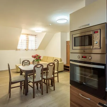 Nivy Alice A Petra Jandovych Apartment *