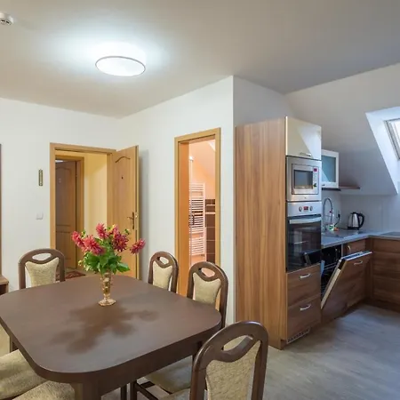 Apartment Nivy Alice A Petra Jandovych *