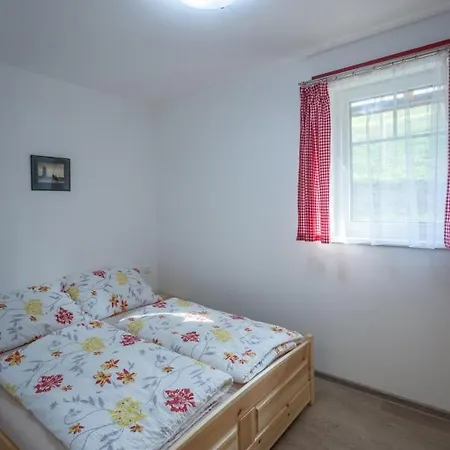 Nivy Alice A Petra Jandovych Apartment Valentova