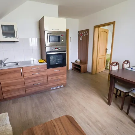 Nivy Alice A Petra Jandovych Apartment Valentova