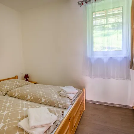Nivy Alice A Petra Jandovych Apartment *